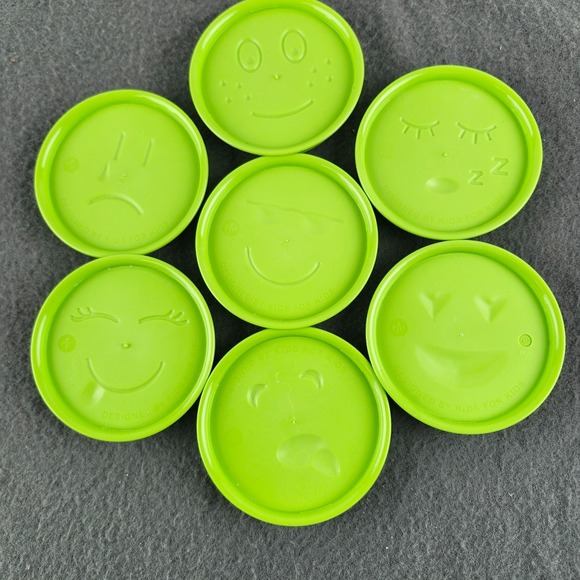 Pampered Chef Other - Pampered Chef Set of 7 Green Round 3.5" Emoji Cookie Cutters #1443 Kids